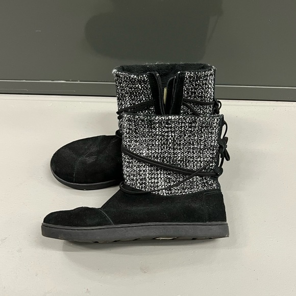 Toms Youth Size 5 Black Winter boots - Picture 3 of 8